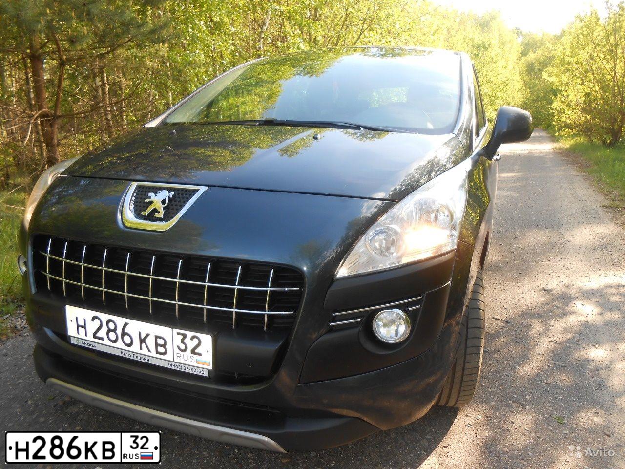 Фото автомобиля PEUGEOT T 3008, 2012 — госномер Н736ОЕ32. Цвет: ТЕМНО-СИНИЙ