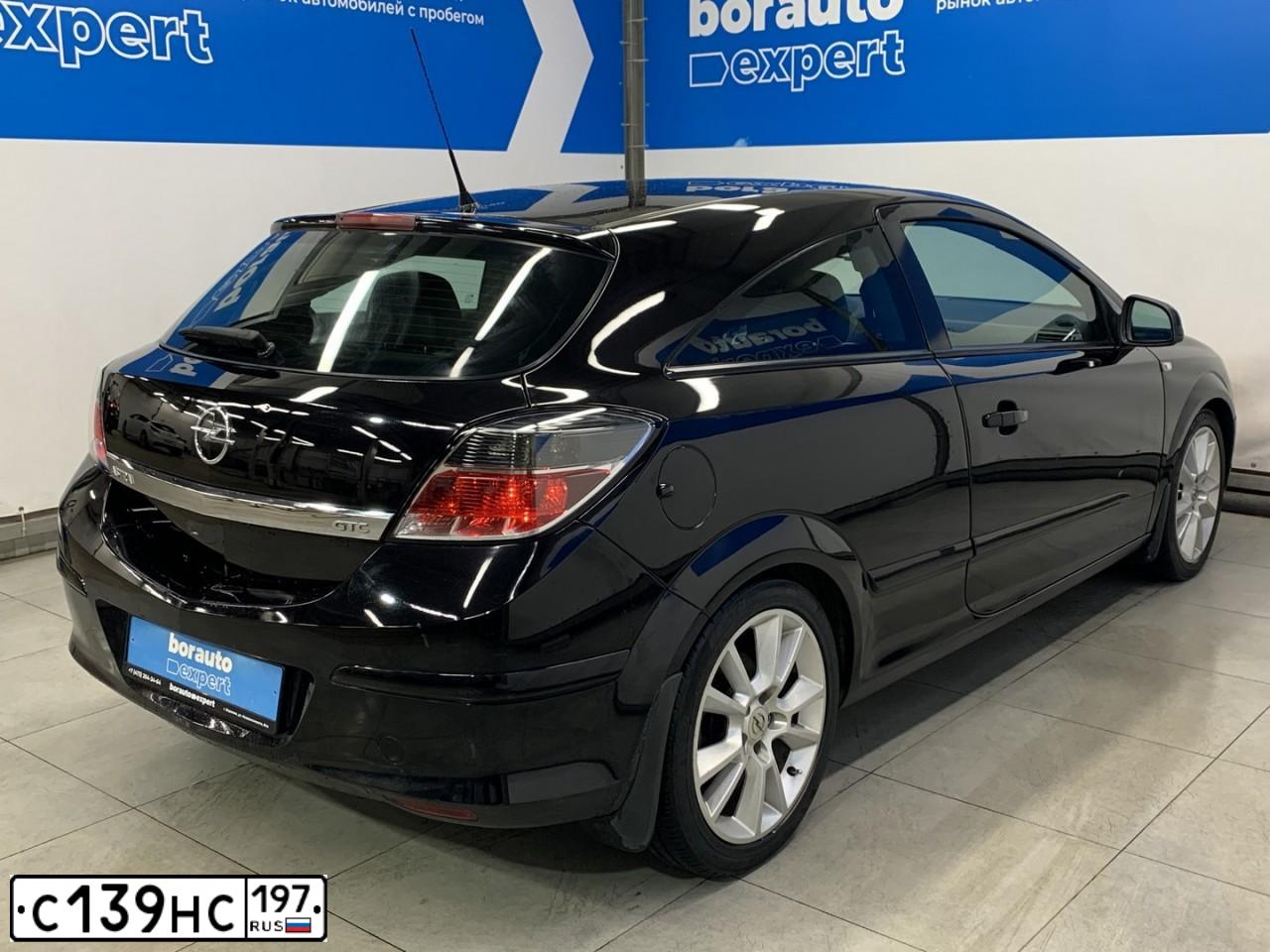 Фото автомобиля OPEL ASTRA, 2011 — госномер М984ЕУ136. Цвет: ЧЕРНЫЙ