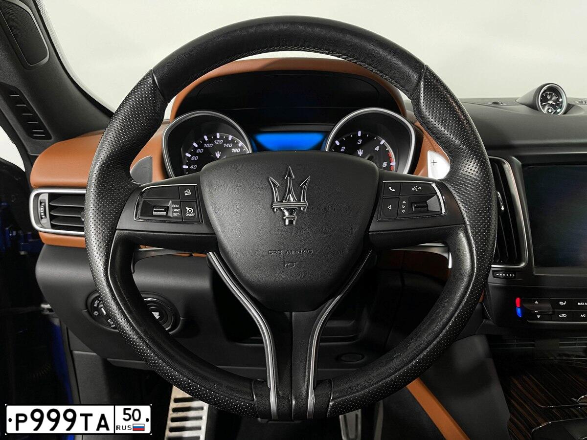 Фото автомобиля MASERATI I LEVANTE, 2017 — госномер О591ХР777. Цвет: ЯРКО-СИНИЙ