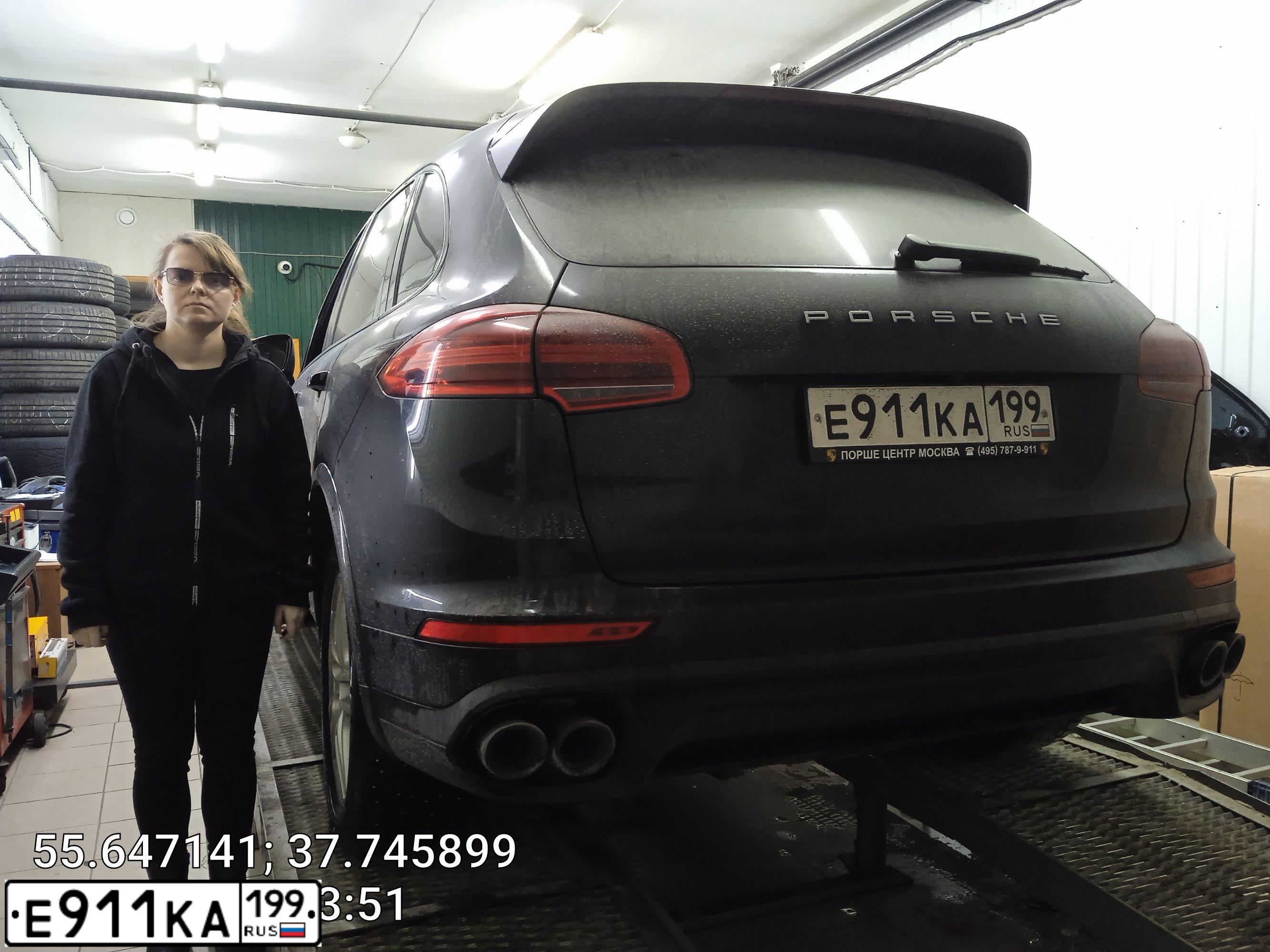 Фото автомобиля PORSCHE CAYENNE, 2017 — госномер Е911КА199. Цвет: ЧЕРНЫЙ