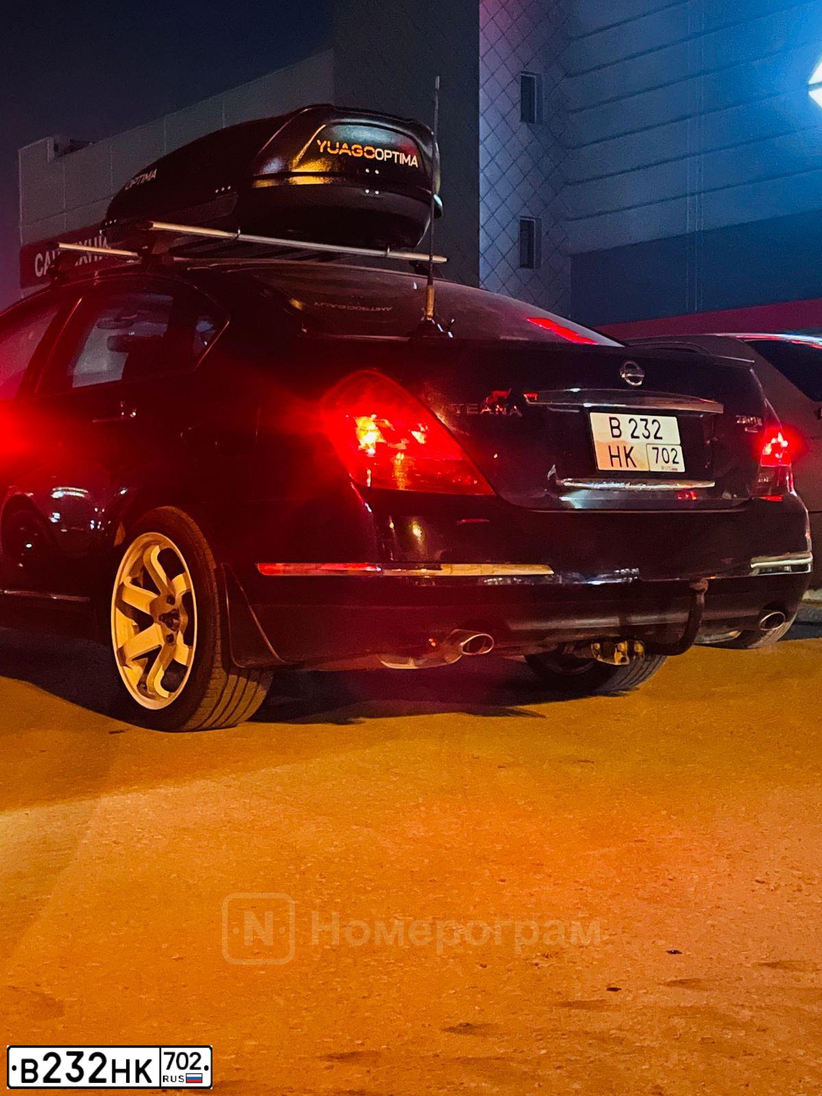 Фото автомобиля NISSAN TEANA, 2007 — госномер В242АО199. Цвет: ЧЕРНЫЙ
