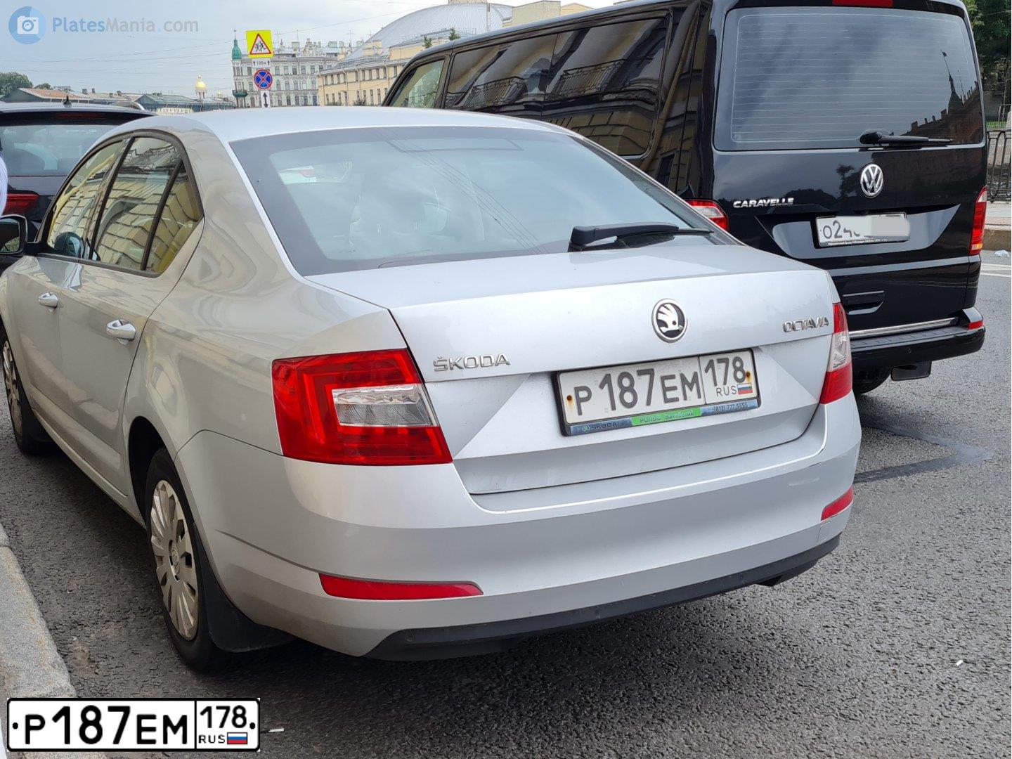 Фото автомобиля SKODA OCTAVIA, 2013 — госномер Р187ЕМ178. Цвет: СЕРЕБРИСТЫЙ