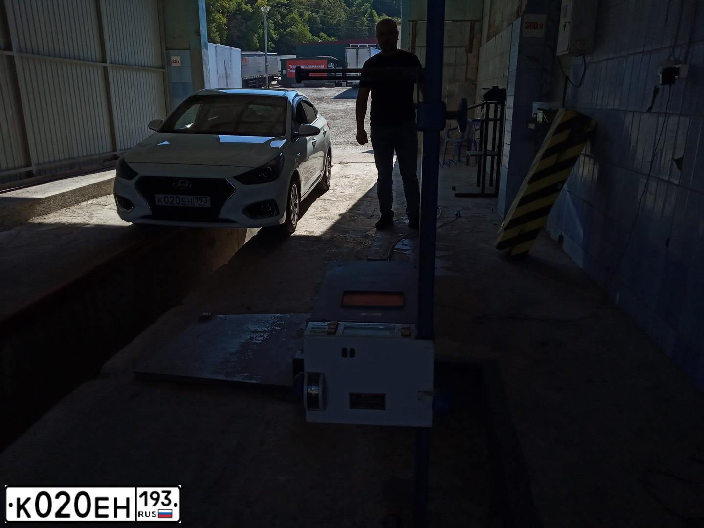 Фото автомобиля HYUNDAI SOLARIS, 2019 — госномер К020ЕН193. Цвет: Белый