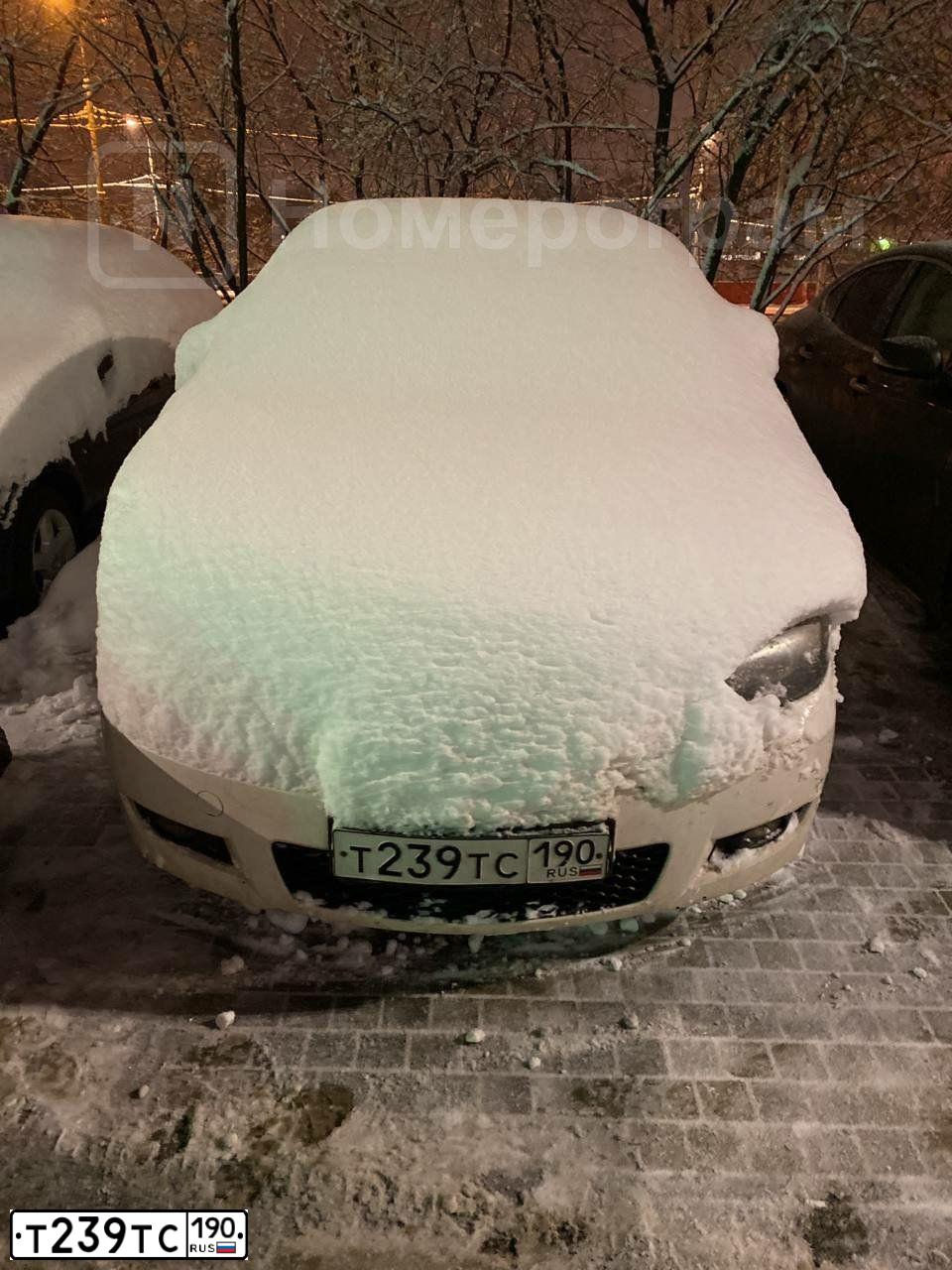 Фото автомобиля MAZDA 3, 2008 — госномер Р744ЕТ550. Цвет: Белый