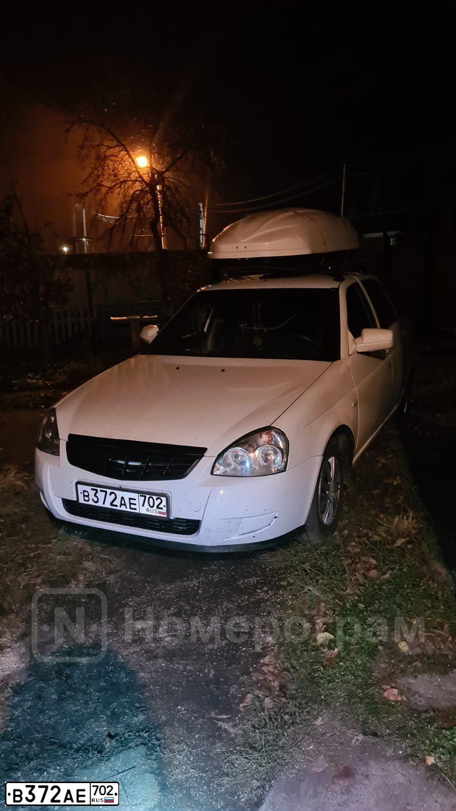 Фото автомобиля LADA 2172 PRIORA, 2011 — госномер В372АЕ702. Цвет: Белый