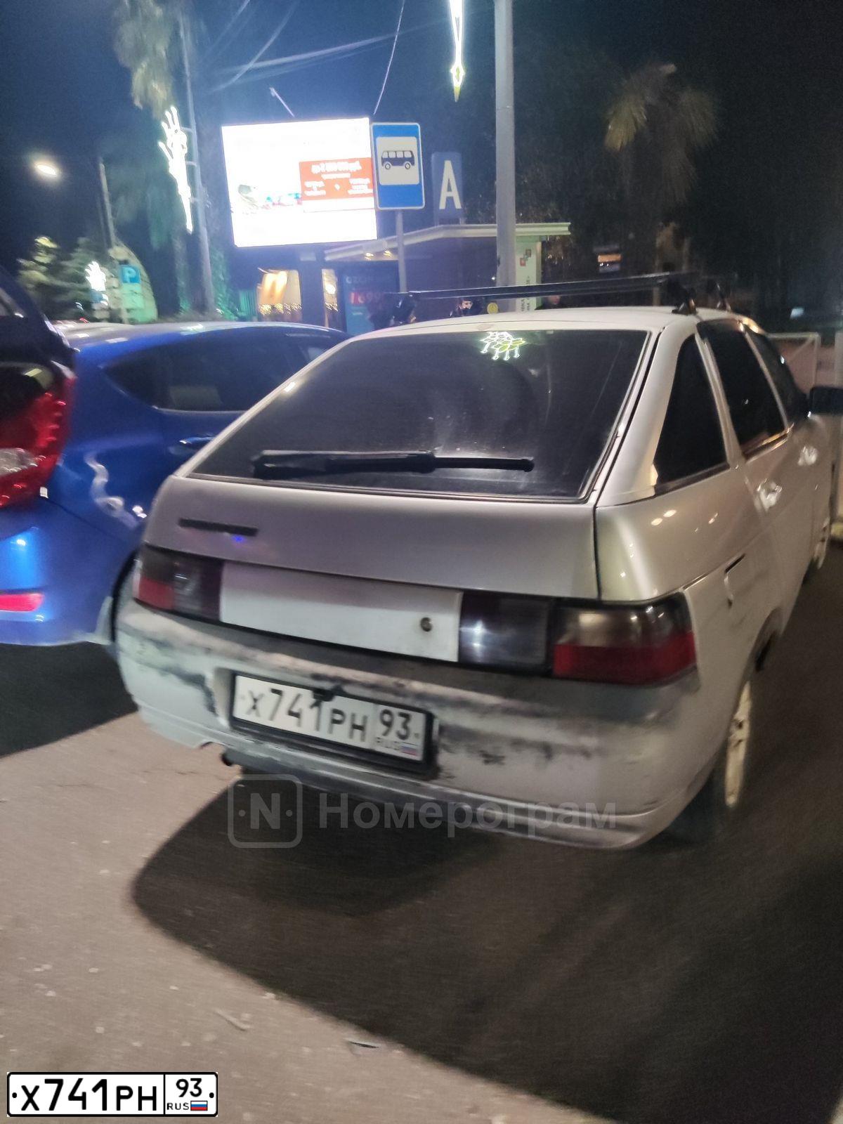 Фото автомобиля LADA 2112, 2003 — госномер Х741РН93. Цвет: СЕРЫЙ