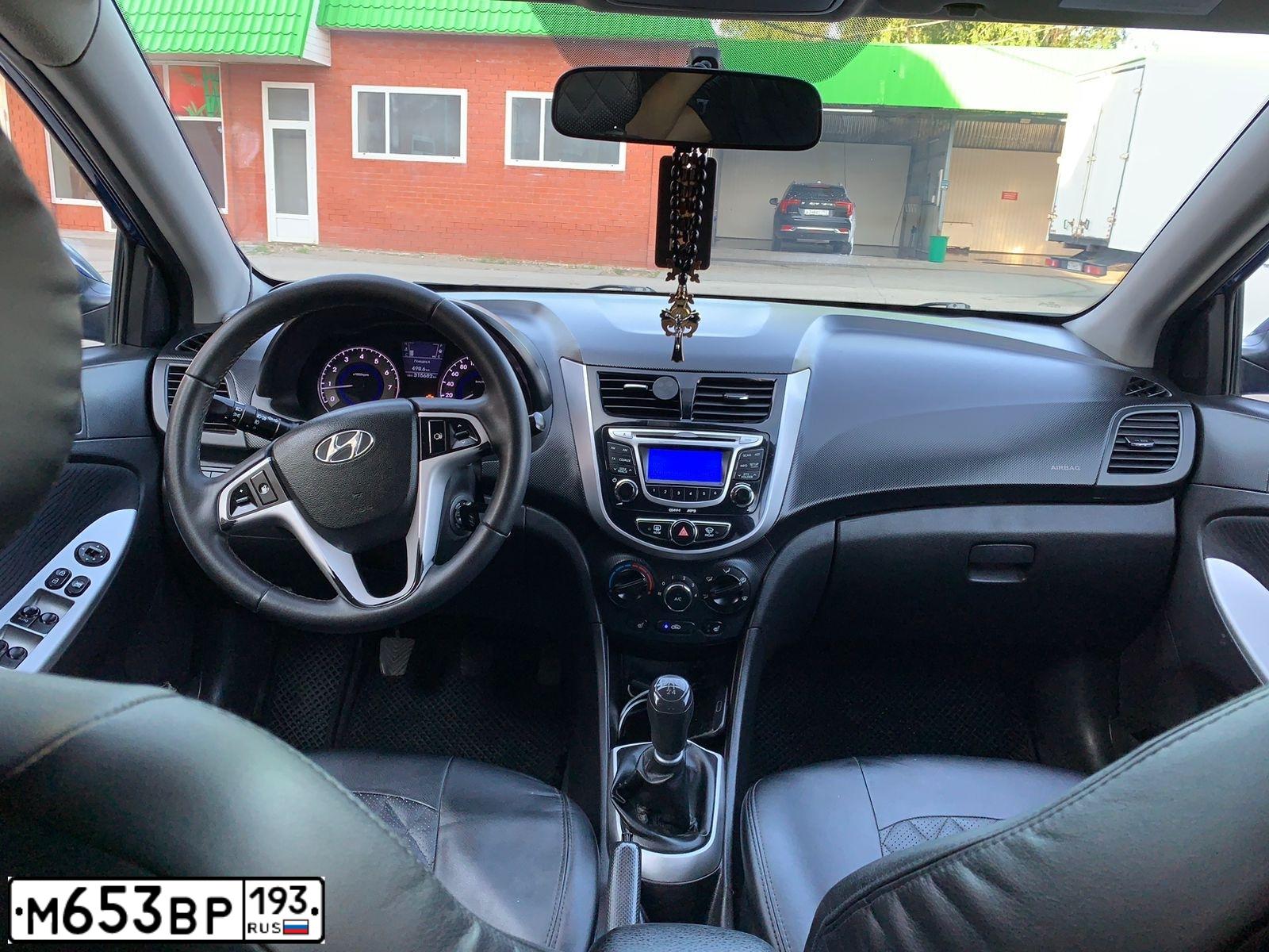 Фото автомобиля HYUNDAI SOLARIS, 2012 — госномер О168МА761. Цвет: Темно-синий