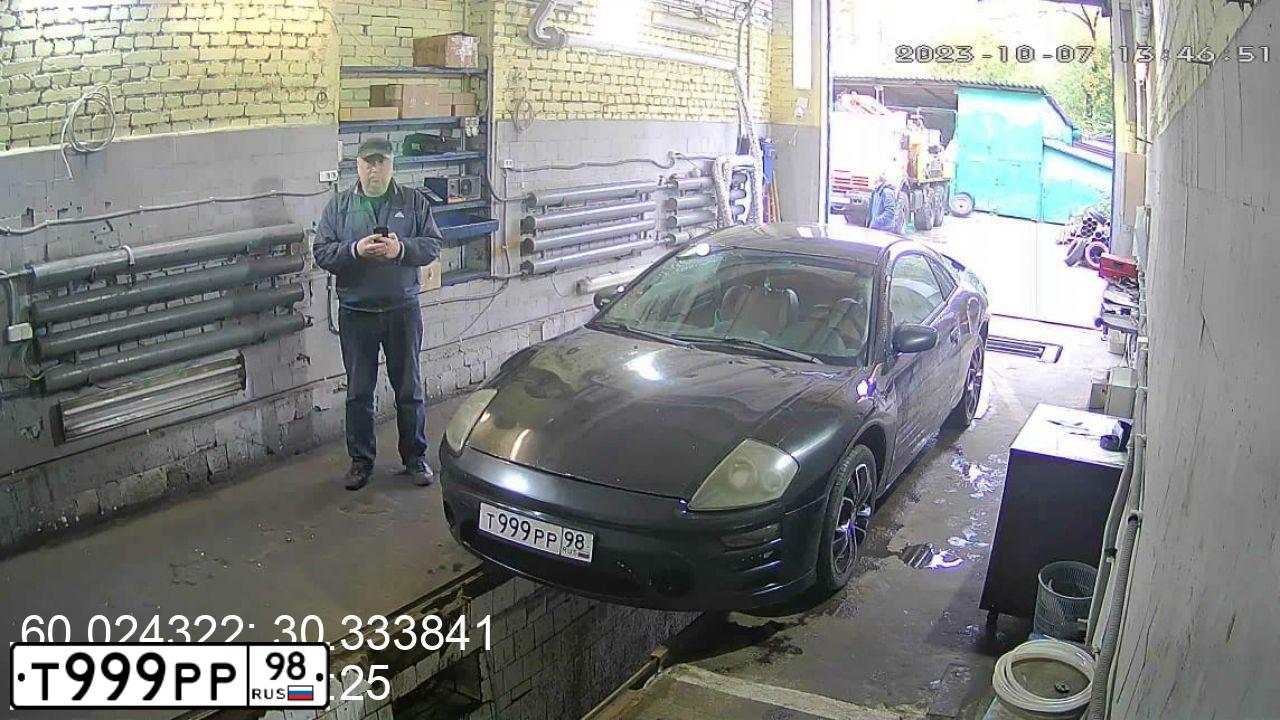 Фото автомобиля MITSUBISHI ECLIPSE, 2003 — госномер С970КН40. Цвет: ЧЕРНЫЙ