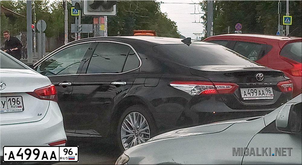 Фото автомобиля TOYOTA CAMRY, 2020 — госномер А499АА96. Цвет: ЧЕРНЫЙ