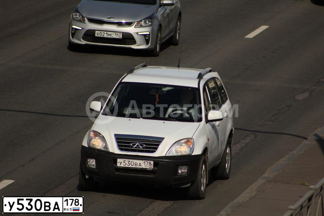 Фото автомобиля CHERY TIGGO, 2013 — госномер У530ВА178. Цвет: БЕЛЫЙ