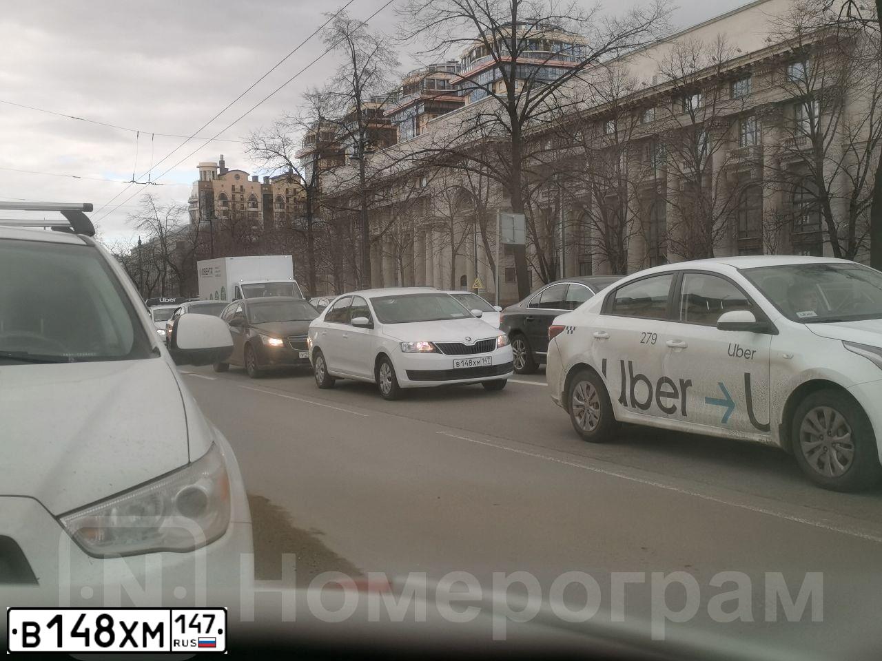 Фото автомобиля SKODA RAPID, 2018 — госномер В148ХМ147. Цвет: БЕЛЫЙ