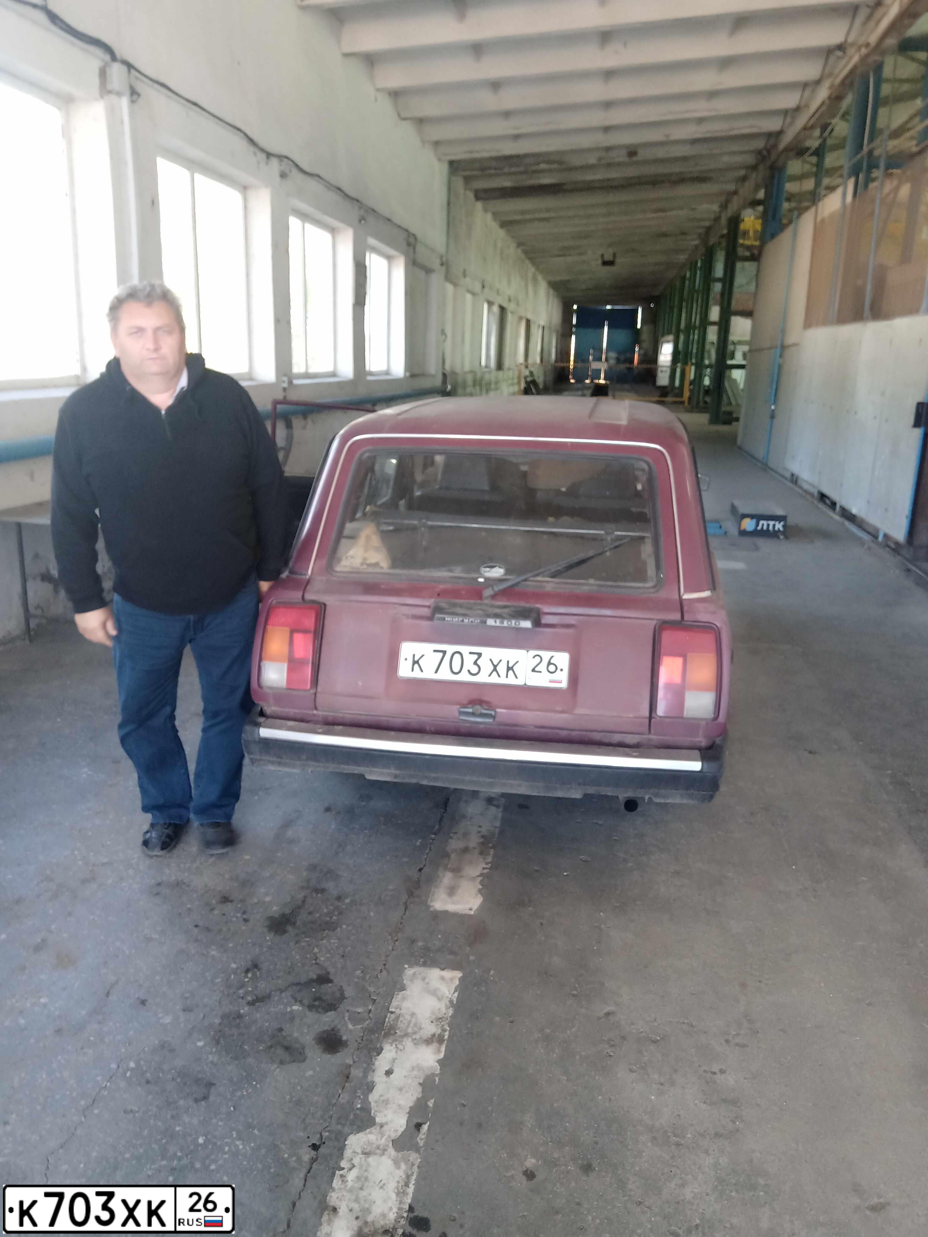 Фото автомобиля LADA 2104, 2005 — госномер К703ХК26. Цвет: КРАСНЫЙ ГРАНАТ