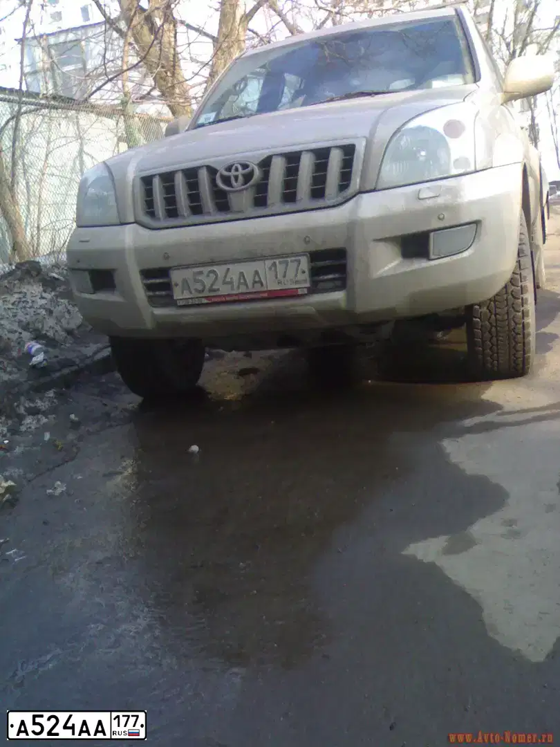 Фото автомобиля TOYOTA LAND CRUISER 120, 2006 — госномер Р793АХ154. Цвет: БЕЖЕВЫЙ