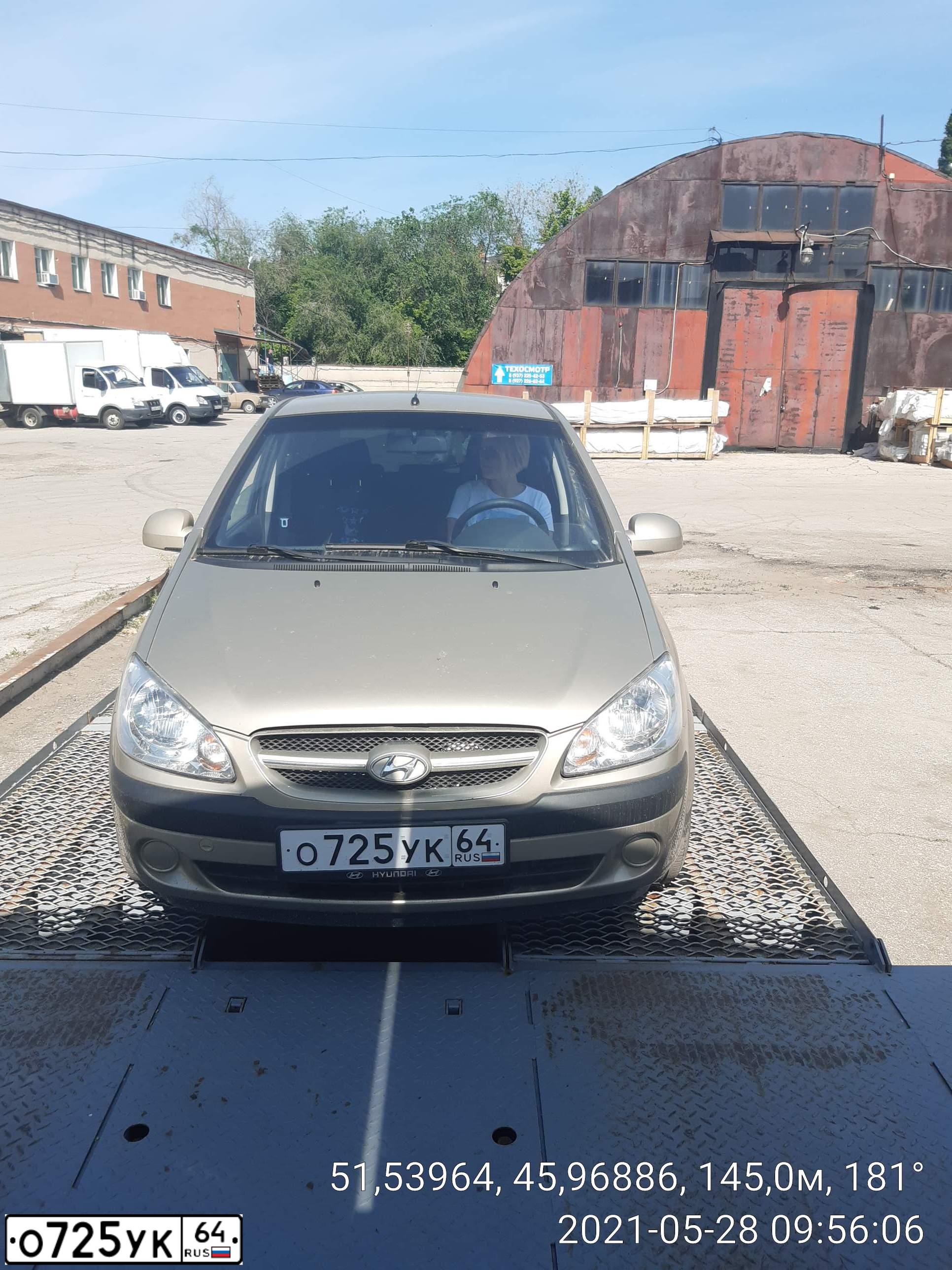 Фото автомобиля HYUNDAI GETZ, 2008 — госномер О725УК64. Цвет: БЕЖЕВЫЙ