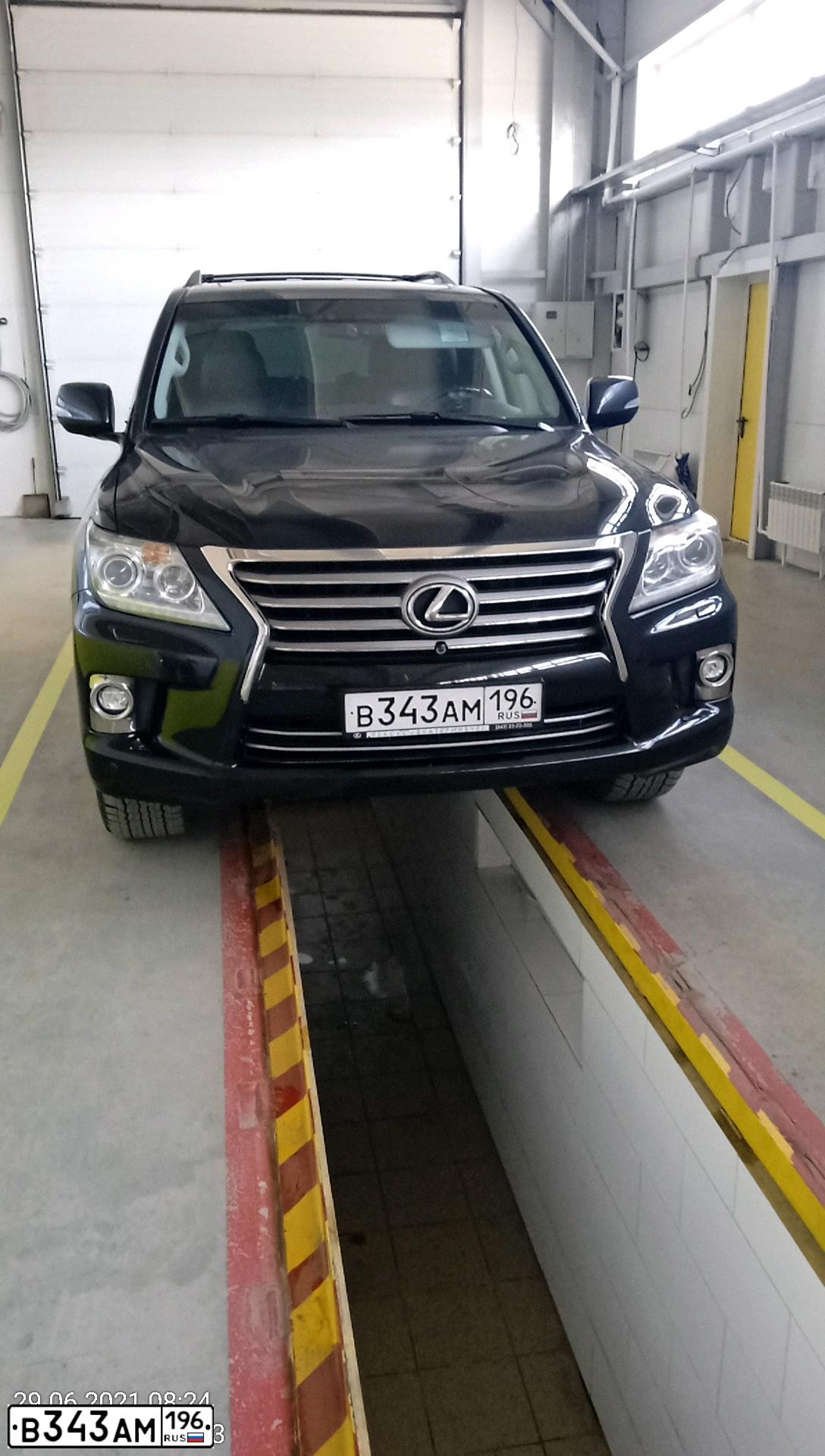 Фото автомобиля LEXUS LX, 2014 — госномер В343АМ196. Цвет: ЧЕРНЫЙ