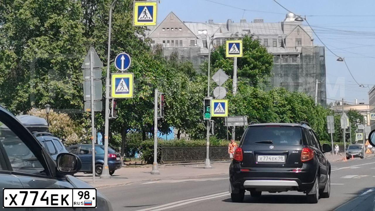Фото автомобиля SUZUKI SX 4, 2008 — госномер Х774ЕК98. Цвет: ЧЕРНЫЙ