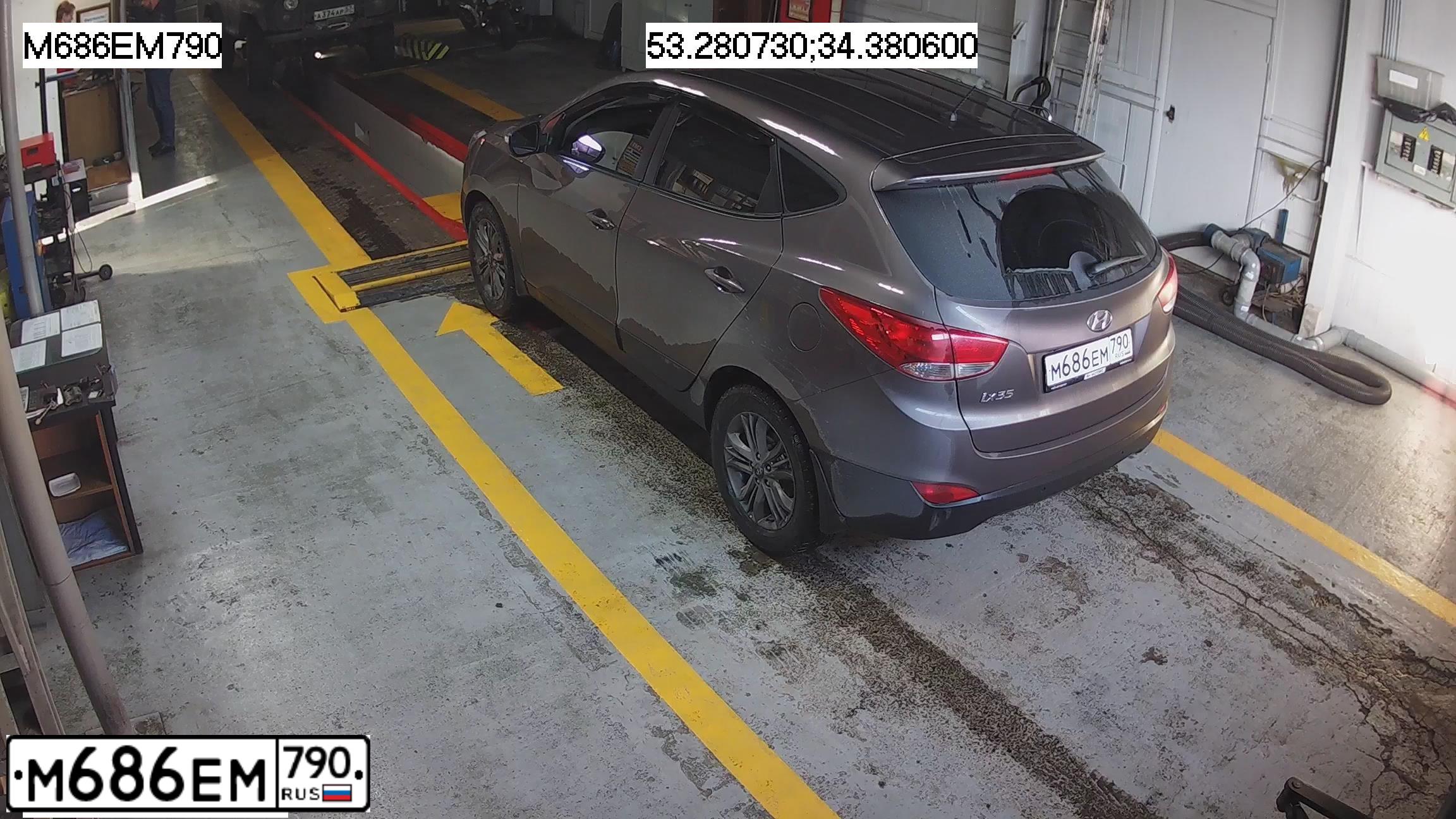 Фото автомобиля HYUNDAI IX35, 2015 — госномер О798ВН32. Цвет: Коричневый