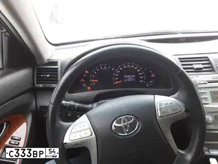 Фото автомобиля TOYOTA CAMRY, 2006 — госномер С333ВР54. Цвет: СЕРЫЙ