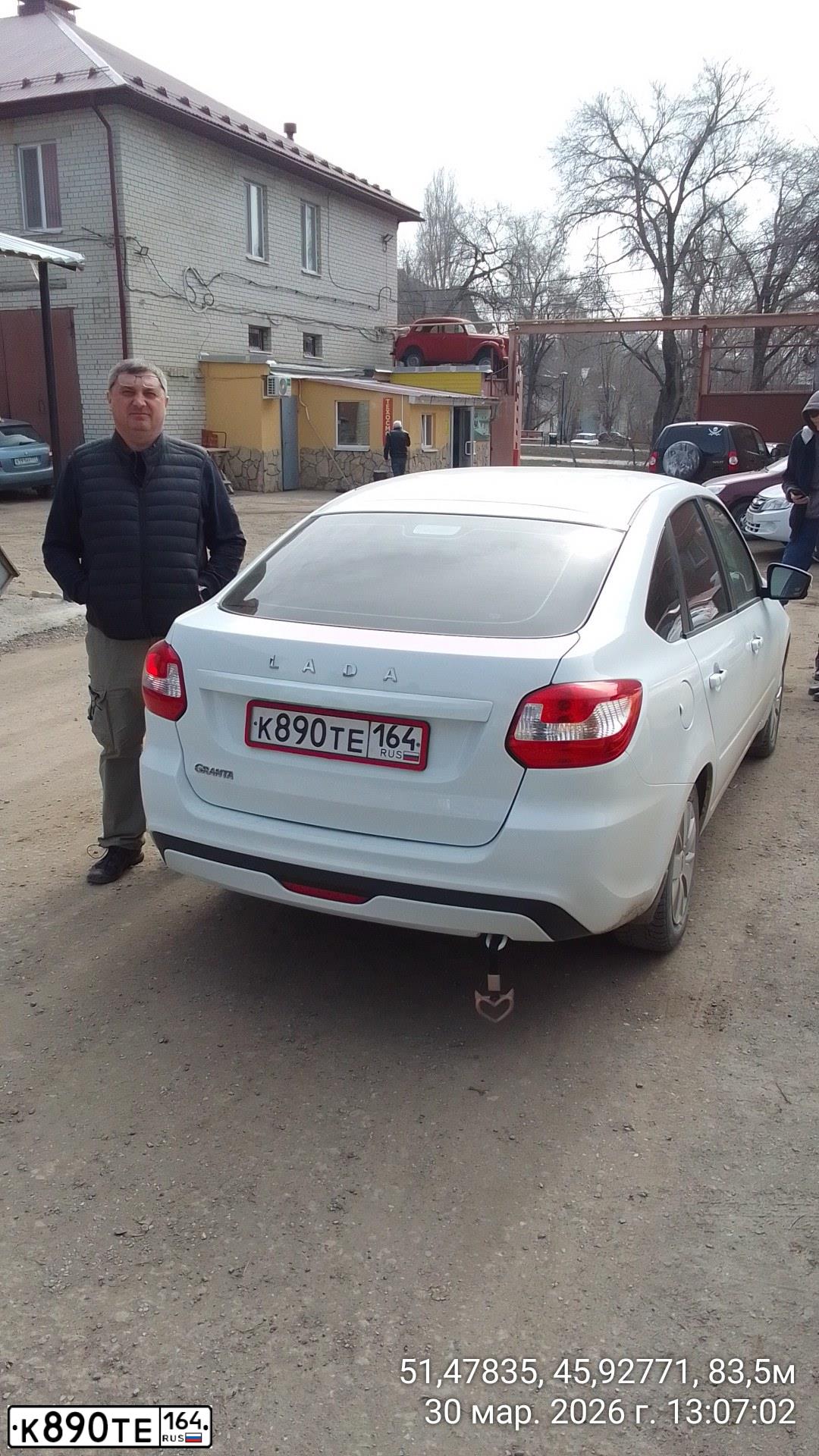 Фото автомобиля VAZ LADA GRANTA, 2023 — госномер К890ТЕ164. Цвет: Белый