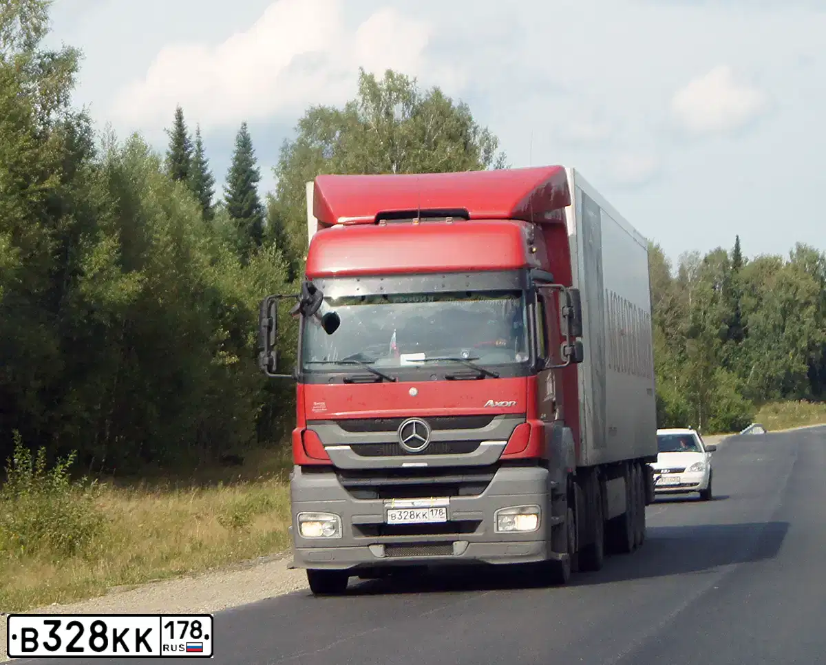 Фото автомобиля MERCEDES AXOR, 2011 — госномер Р111ХЕ174. Цвет: ЧЕРНЫЙ