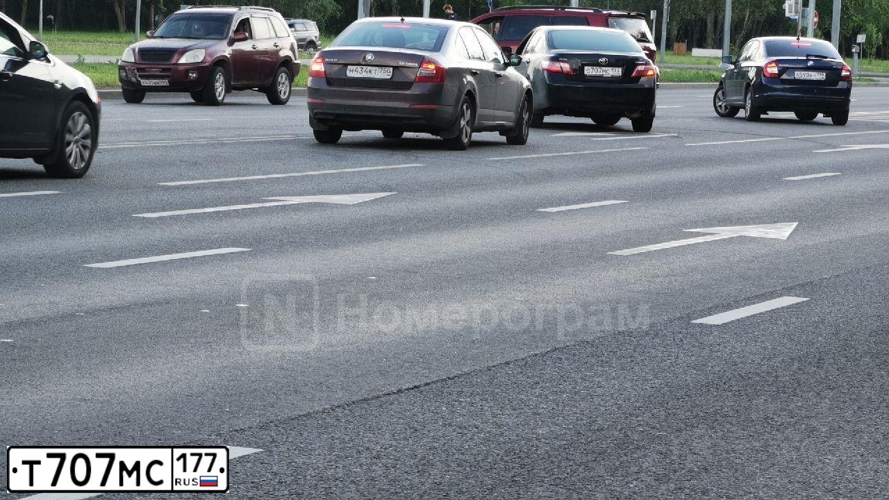 Фото автомобиля KIA RIO, 2015 — госномер М568ОХ702. Цвет: Белый
