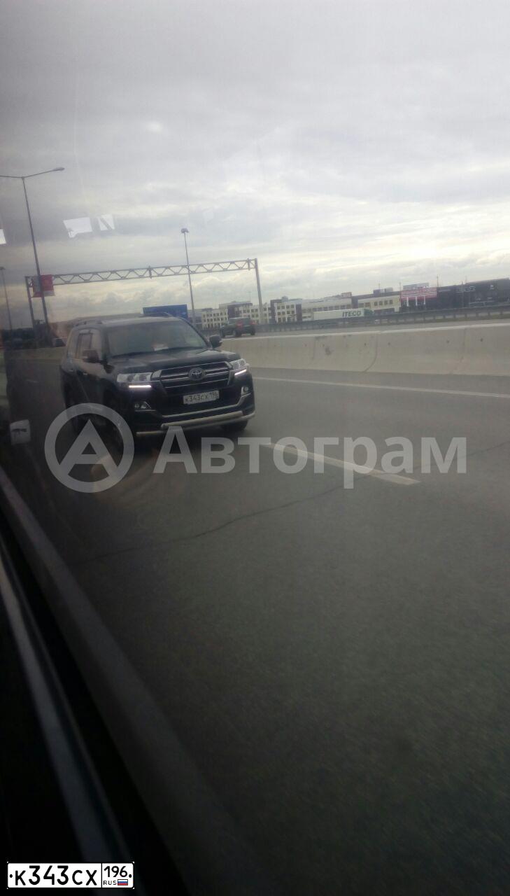 Фото автомобиля TOYOTA LANDCRUISER 200, 2018 — госномер К343СХ196. Цвет: ЧЕРНЫЙ