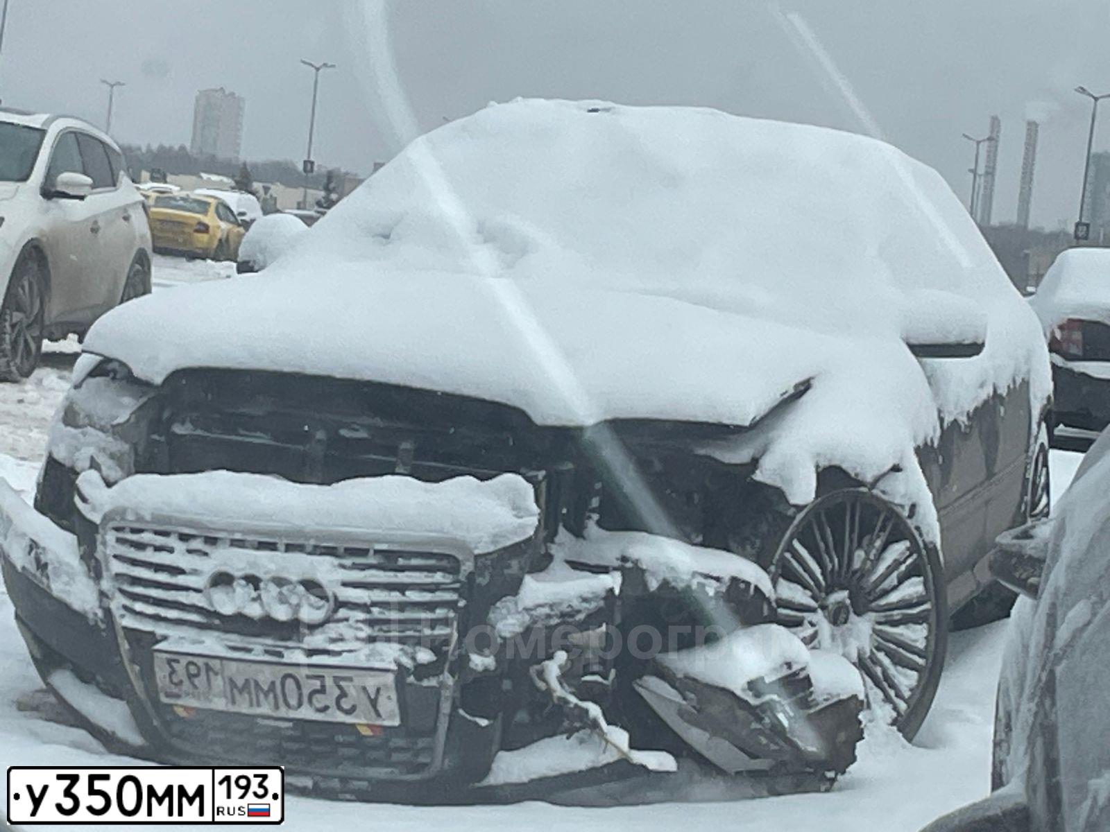 Фото автомобиля AUDI A8, 2006 — госномер Р715АТ790. Цвет: ЧЕРНЫЙ