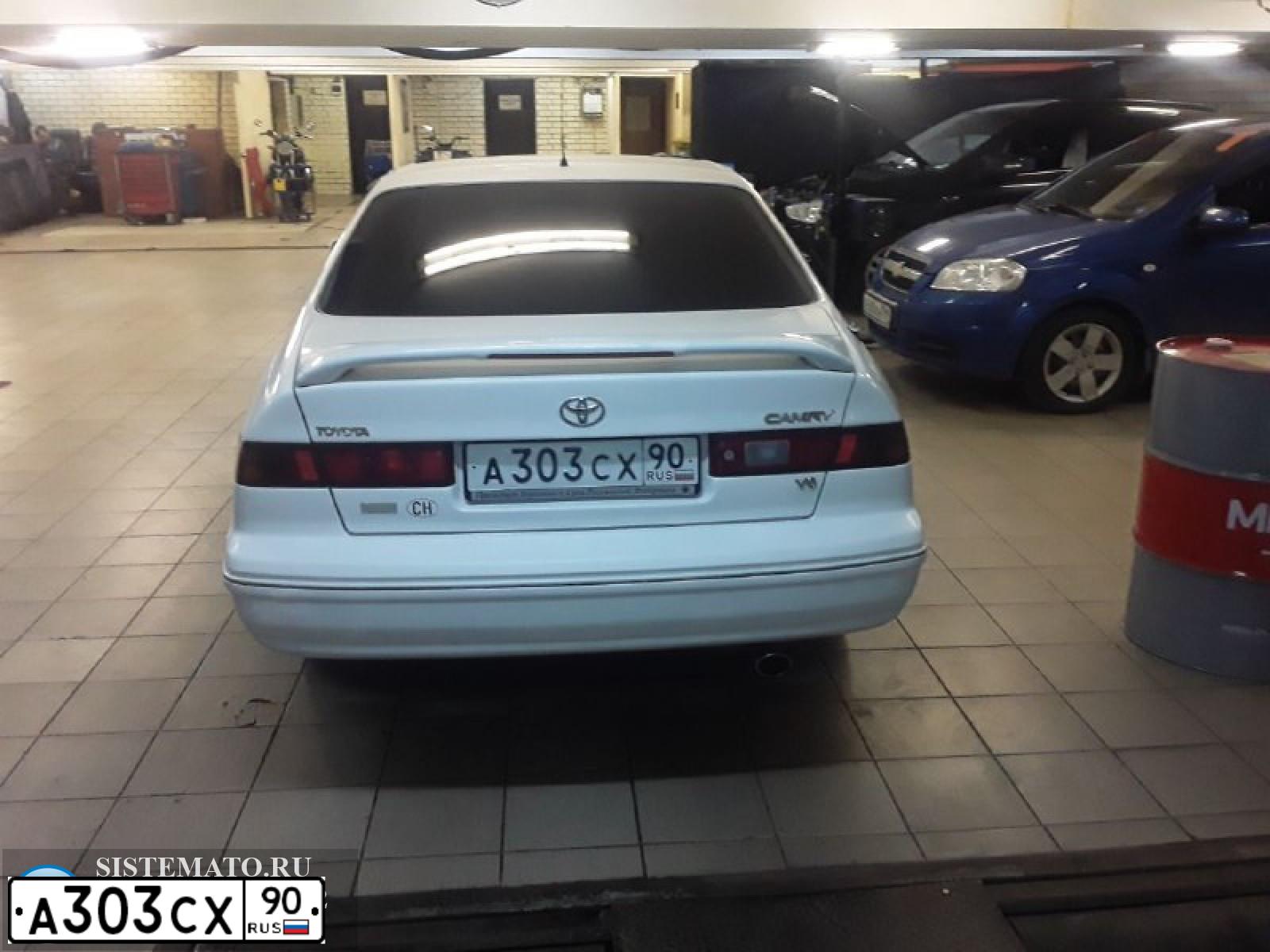 Фото автомобиля TOYOTA CAMRY, 1997 — госномер А303СХ90. Цвет: БЕЛЫЙ