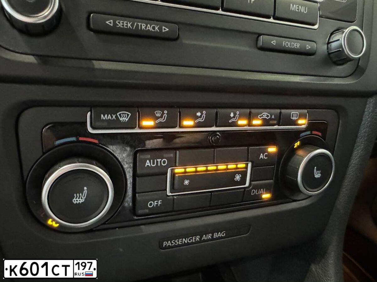 Фото автомобиля VOLKSWAGEN GOLF, 2011 — госномер Х581ТР161. Цвет: Темно-синий