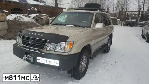 Фото автомобиля LEXUS LX, 2001 — госномер О677ВУ138. Цвет: ЗОЛОТИСТЫЙ
