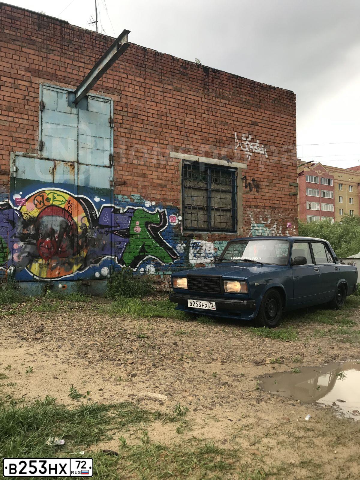 Фото автомобиля LADA 2107, 2000 — госномер В253НХ72. Цвет: синий