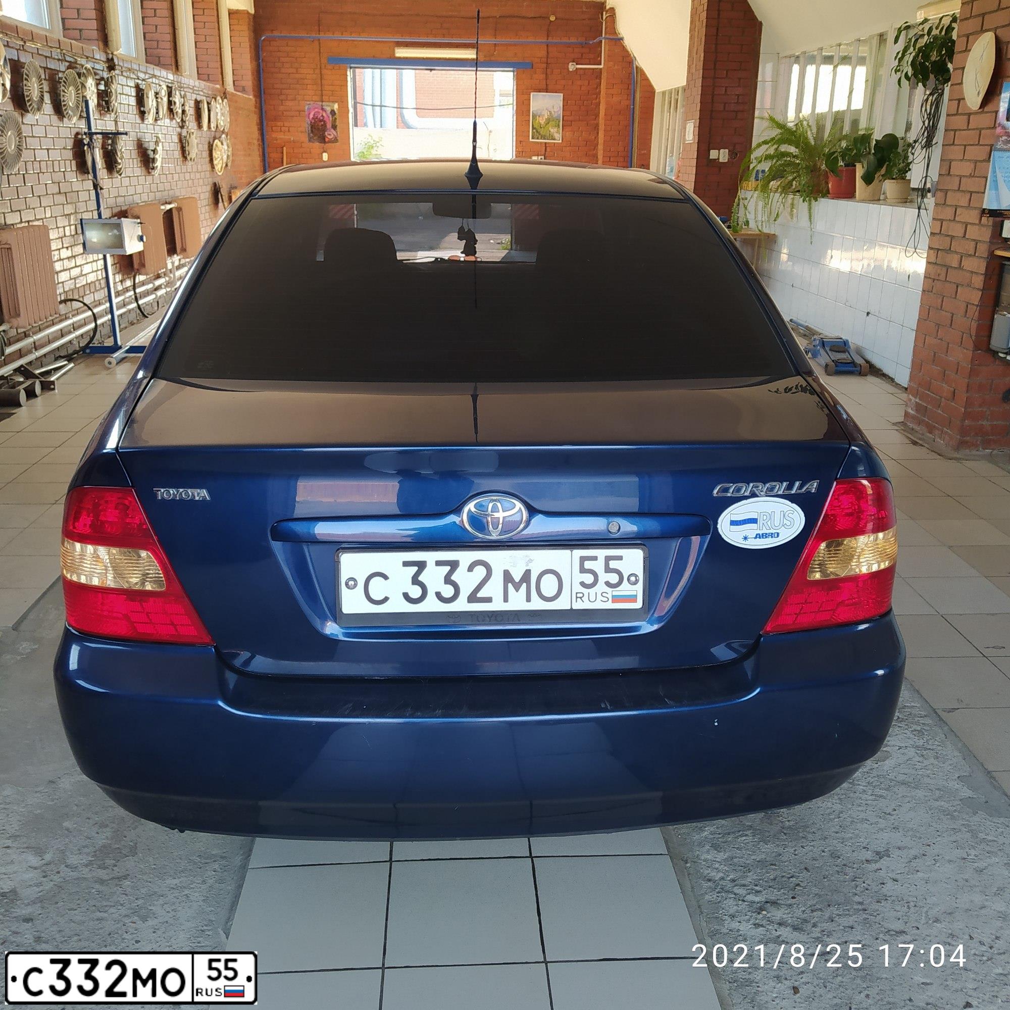 Фото автомобиля TOYOTA COROLLA, 2002 — госномер С332МО55. Цвет: СИНИЙ