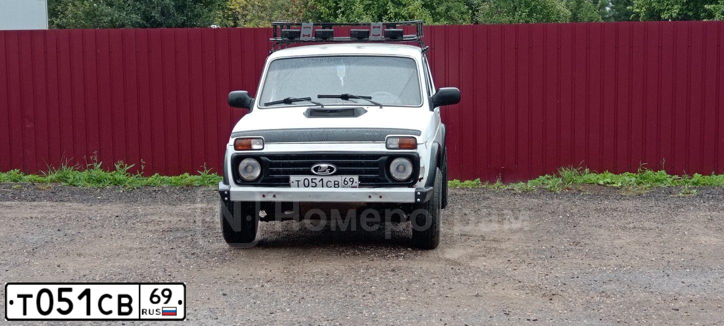 Фото автомобиля LADA 2121 NIVA, 2012 — госномер Т051СВ69. Цвет: ЯРКО-БЕЛЫЙ