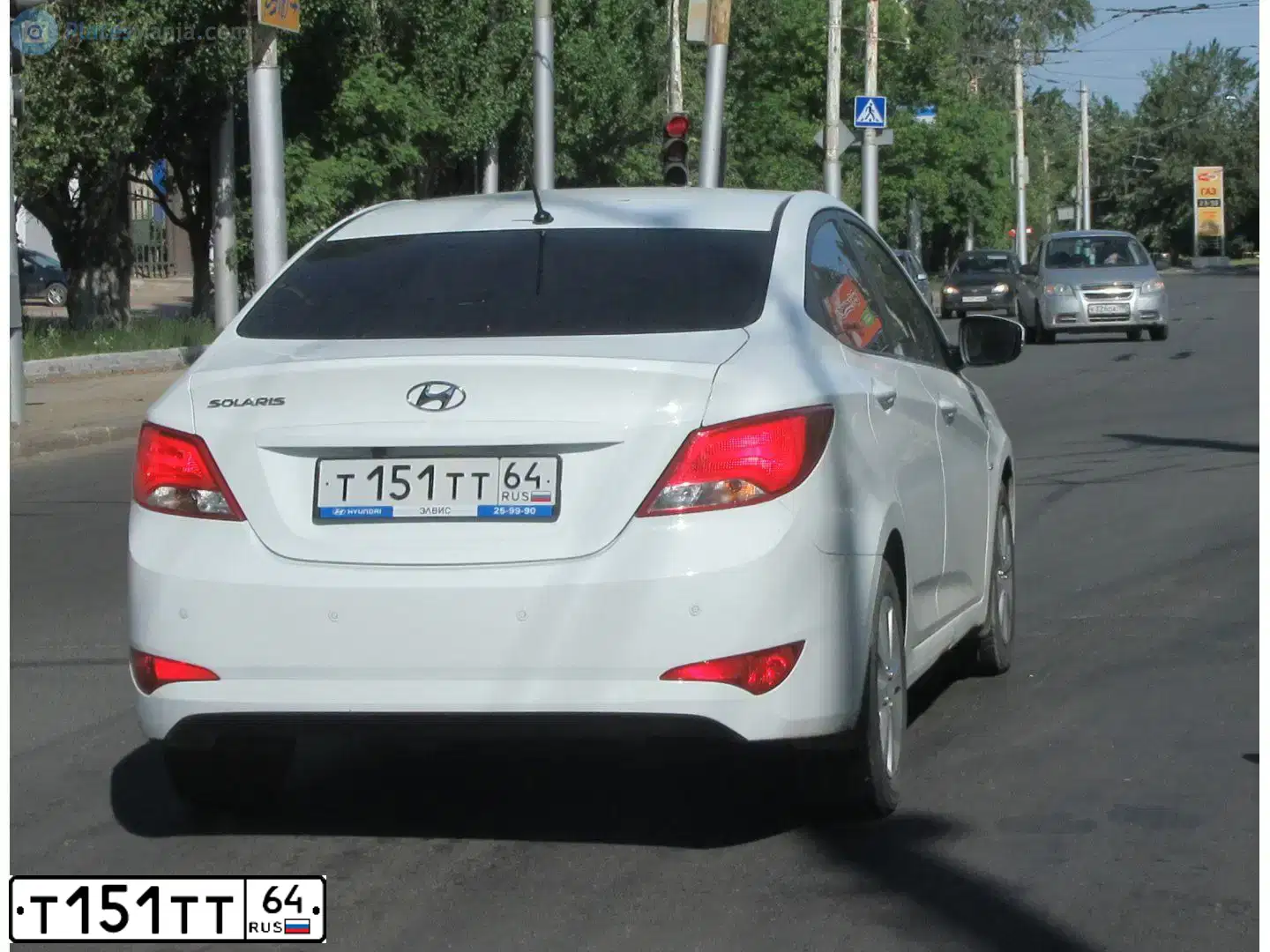 Фото автомобиля HYUNDAI SOLARIS, 2016 — госномер Т151ТТ64. Цвет: Белый