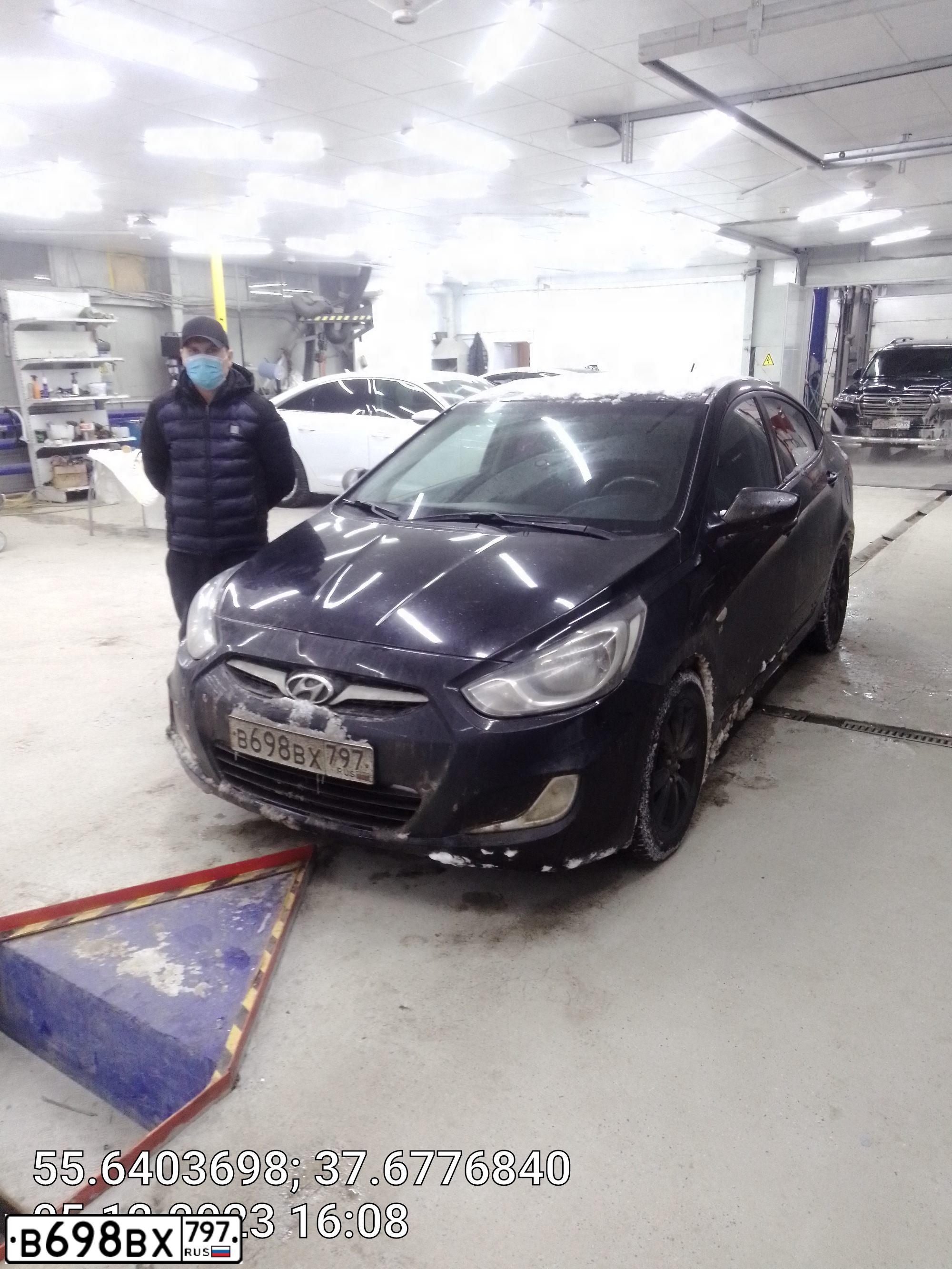 Фото автомобиля HYUNDAI SOLARIS, 2012 — госномер В698ВХ797. Цвет: ЧЕРНЫЙ