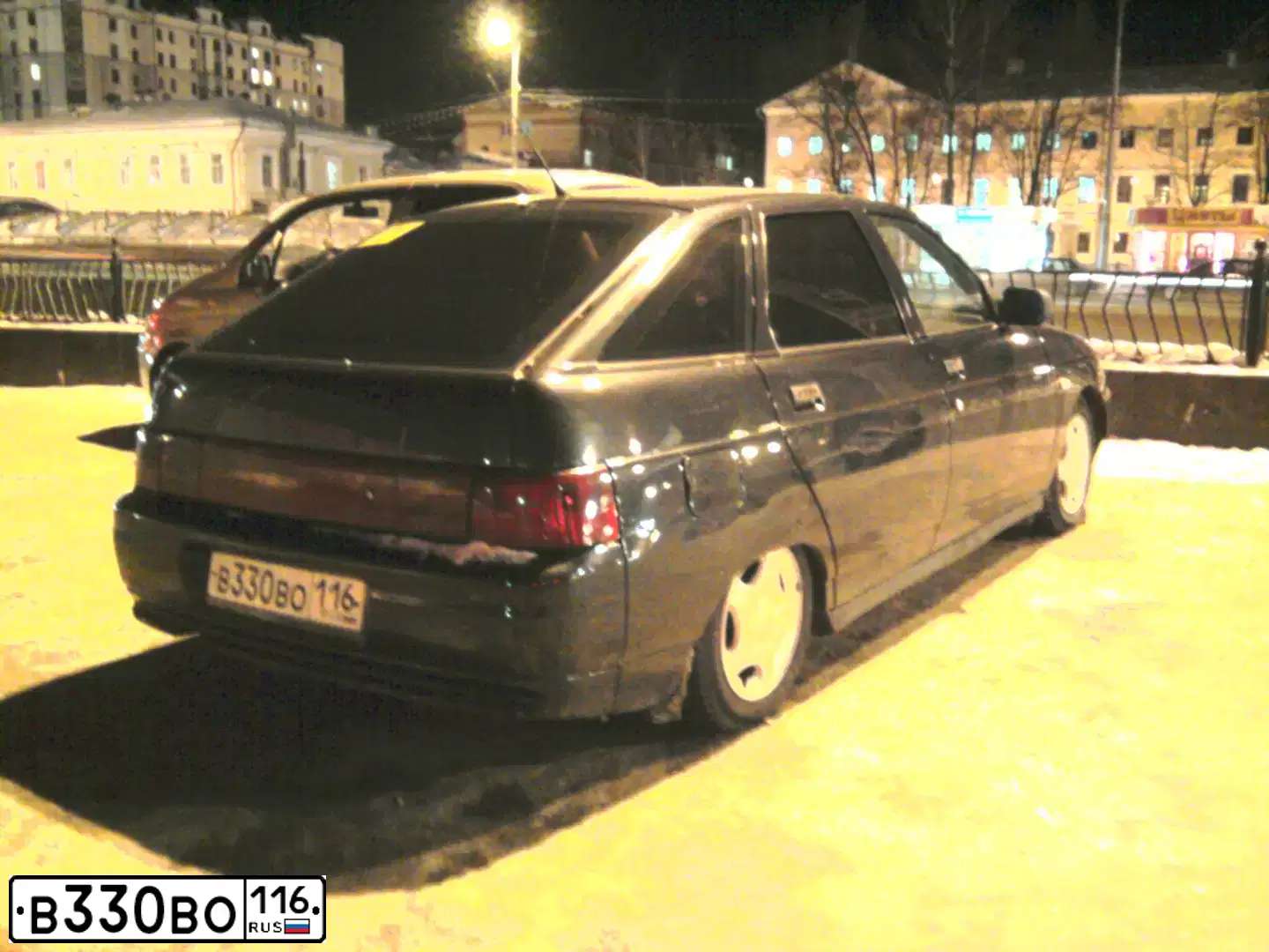 Фото автомобиля LADA 2112, 2006 — госномер В330ВО12. Цвет: ГРАФИТОВЫЙ МЕТАЛЛИК