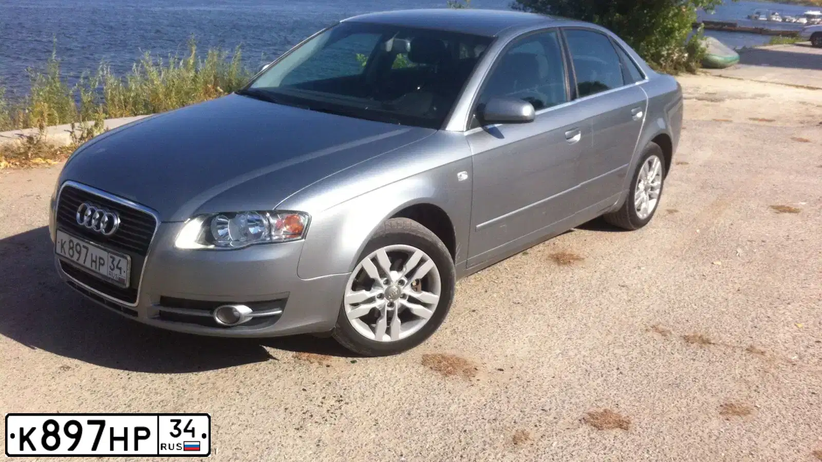 Фото автомобиля AUDI A4, 2005 — госномер К897НР34. Цвет: СЕРЫЙ