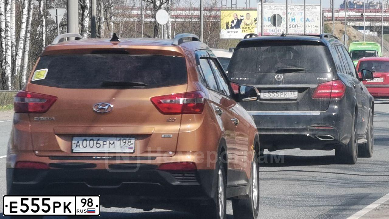 Фото автомобиля MERCEDES GLS-KLASSE, 2019 — госномер Р001МС98. Цвет: ЧЕРНЫЙ