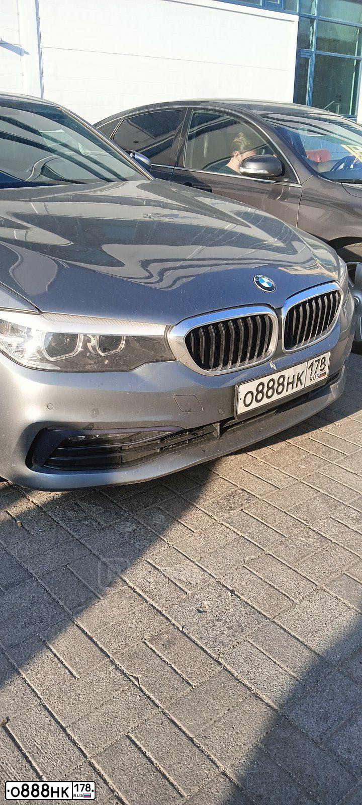 Фото автомобиля BMW SERIE 5, 2011 — госномер Т888ЕН178. Цвет: ТЕМНО-СЕРЫЙ