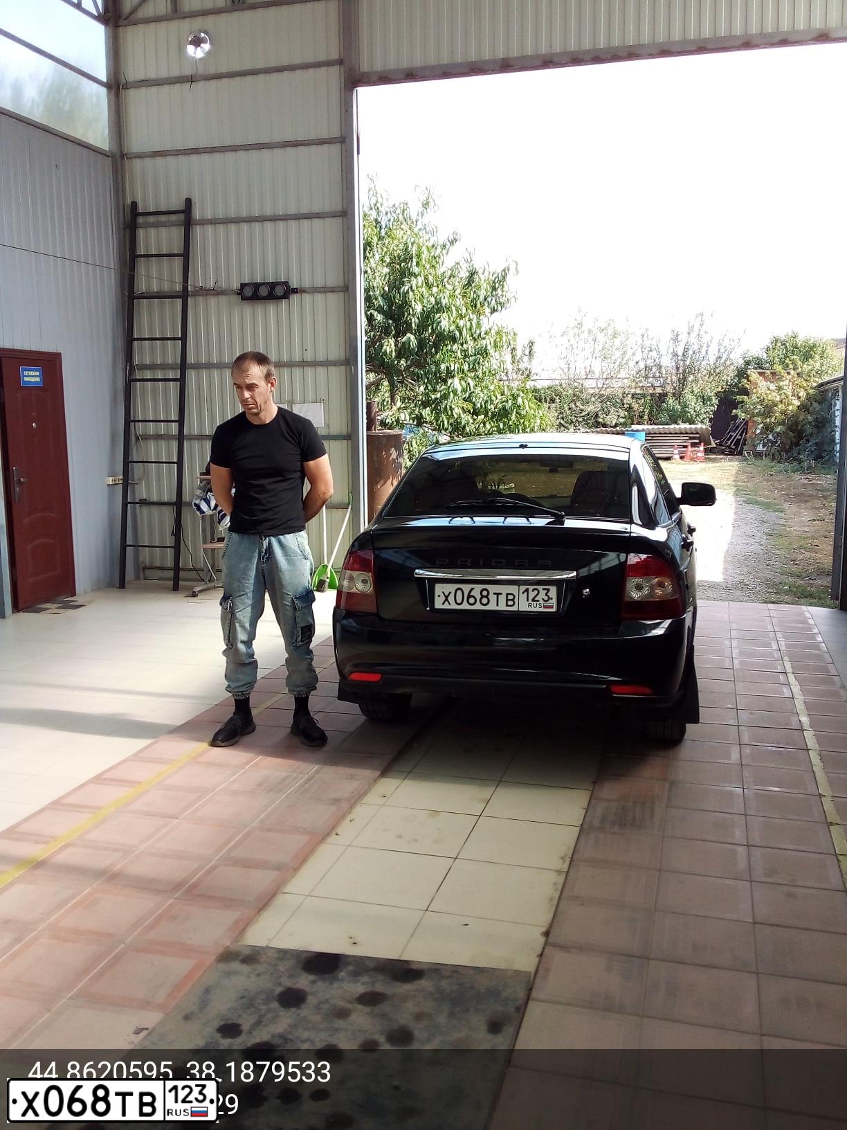 Фото автомобиля LADA PRIORA, 2008 — госномер В832КМ01