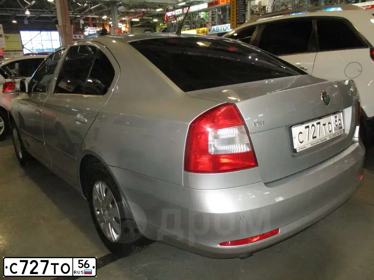 Фото автомобиля SKODA OCTAVIA, 2013 — госномер О701ХО196. Цвет: СЕРЫЙ