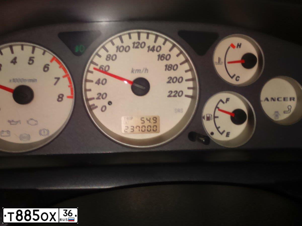 Фото автомобиля MITSUBISHI LANCER, 2005 — госномер А570ВУ761. Цвет: СЕРЫЙ