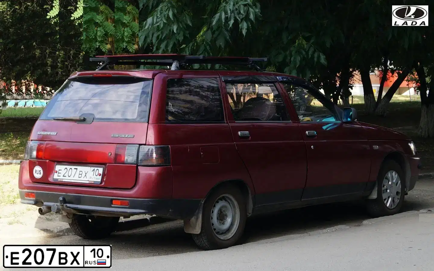 Фото автомобиля LADA 2111, 2001 — госномер У144МО761. Цвет: СЕРЕБРИСТО-КРАСНЫЙ