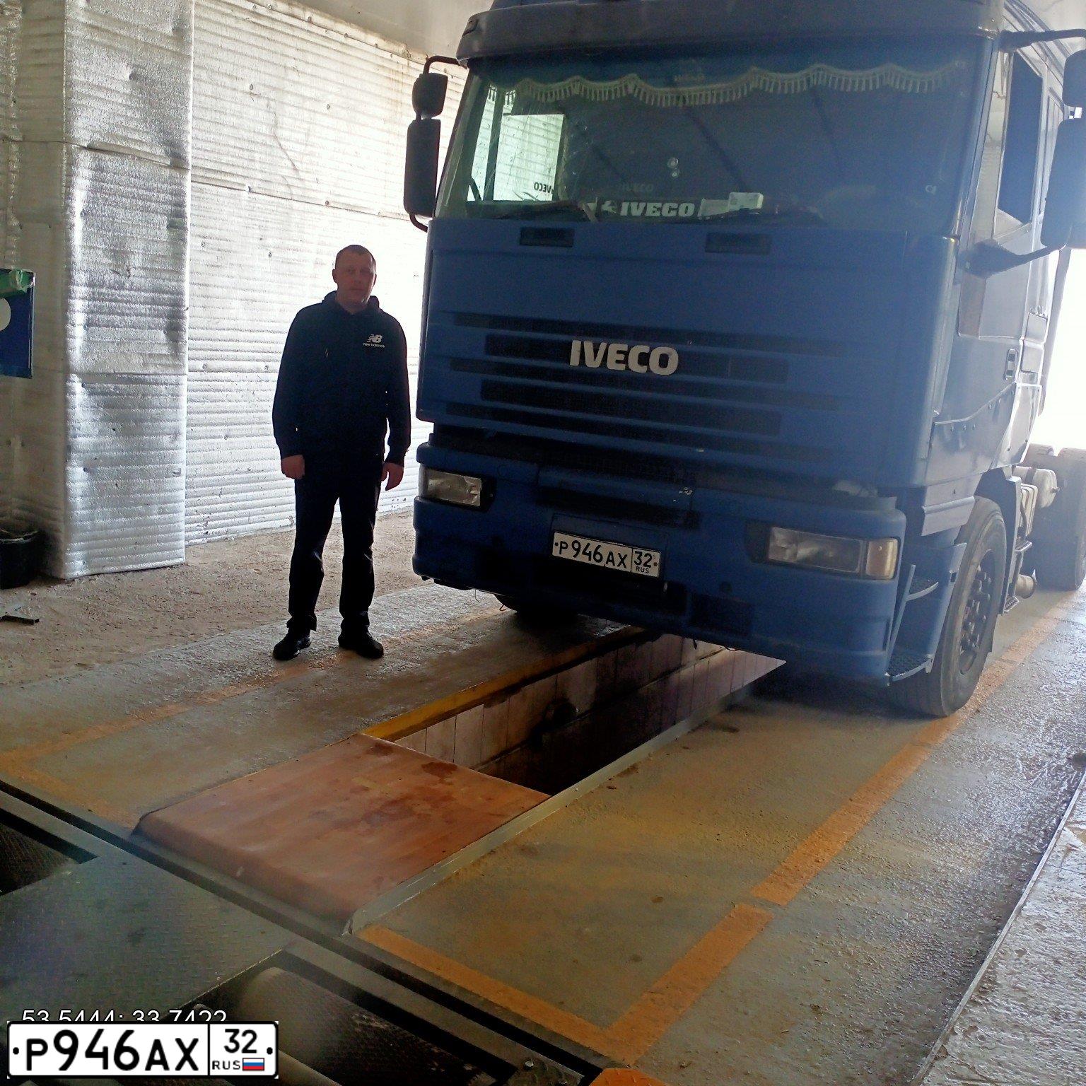 Фото автомобиля ИВЕКО IVECO ПРОЧИЕ, 1999 — госномер Р946АХ32. Цвет: синий