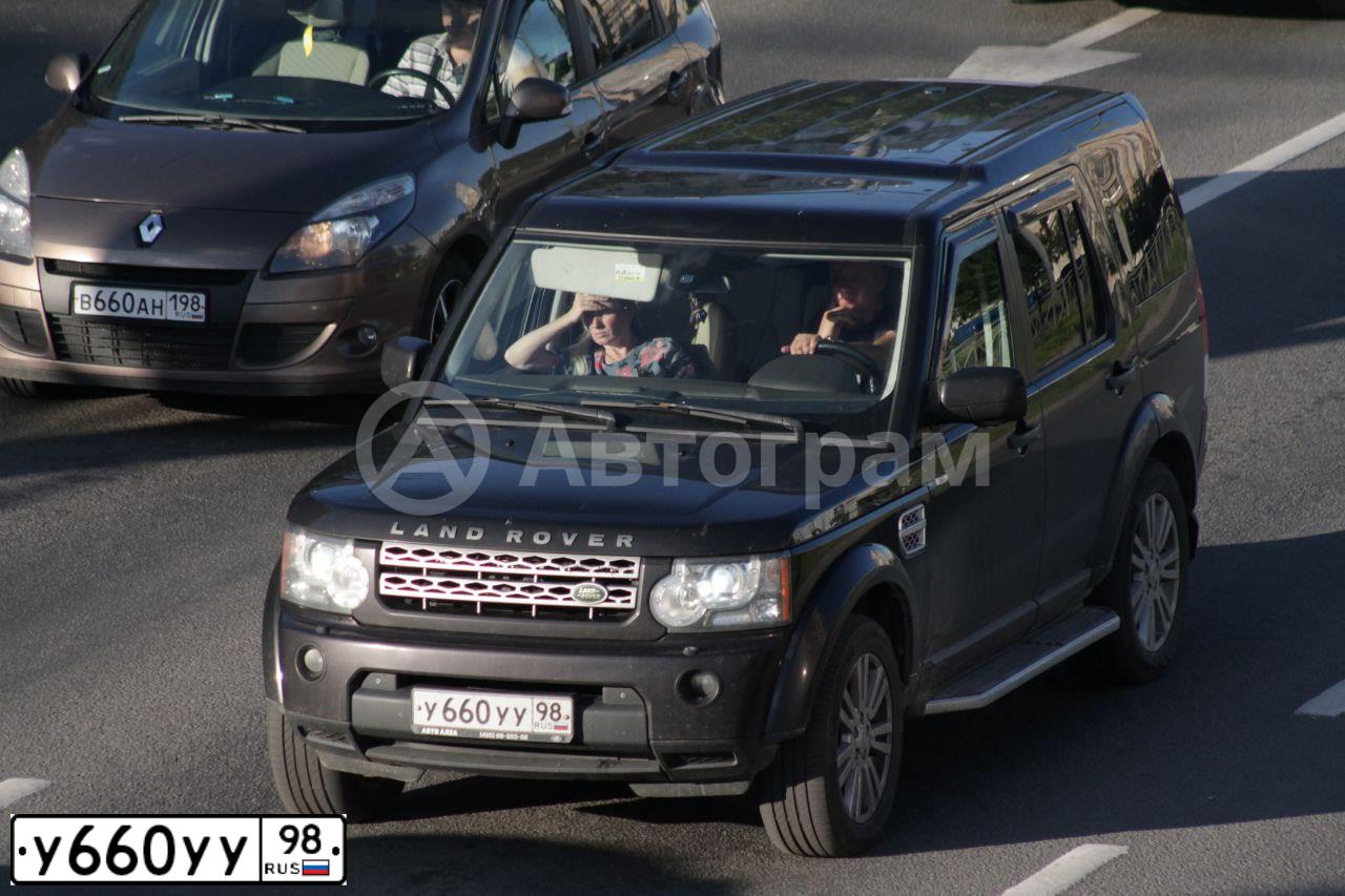 Фото автомобиля LANDROVER DISCOVERY, 2009 — госномер А888АУ190. Цвет: ТЕМНО-КОРИЧНЕВЫЙ