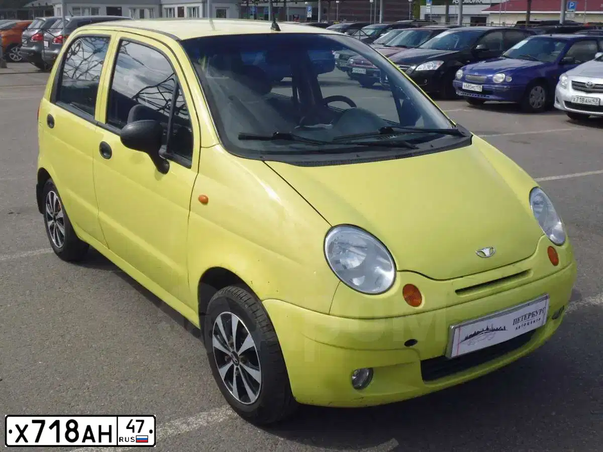 Фото автомобиля TOYOTA COROLLA, 2008 — госномер М687АЕ750. Цвет: Серебристый