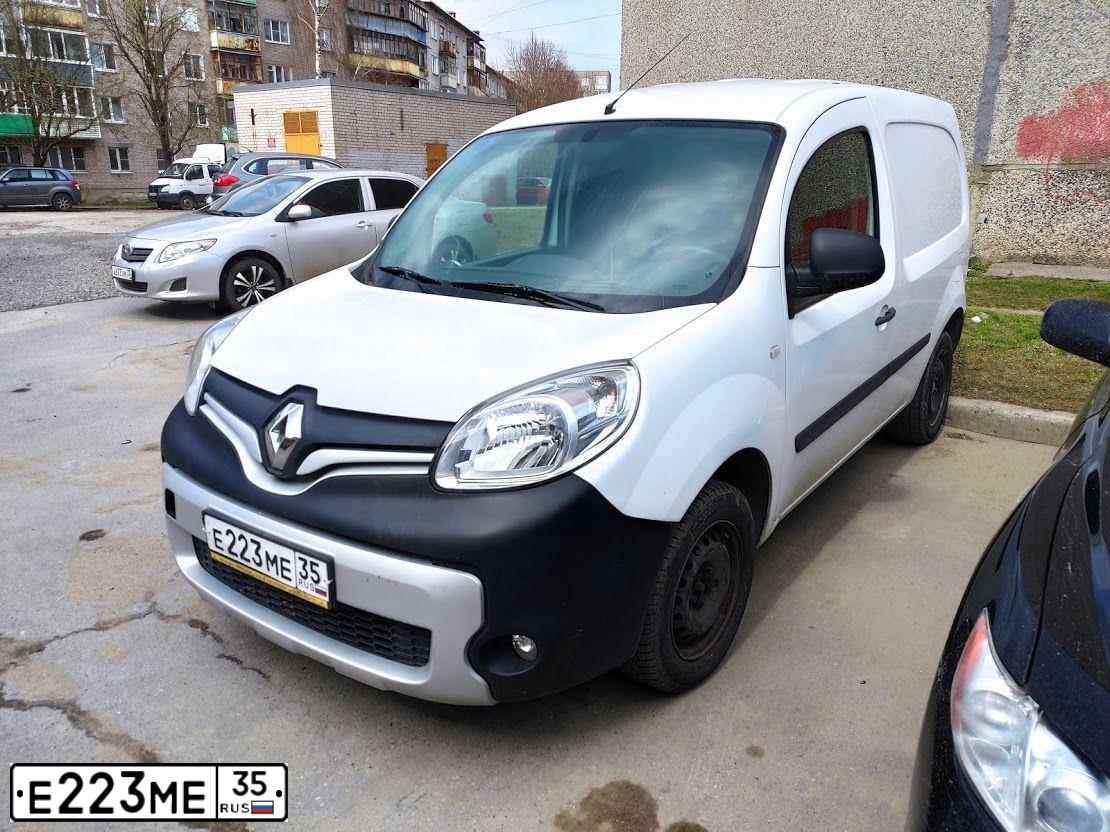 Фото автомобиля RENAULT KANGOO, 2013 — госномер У098НС72. Цвет: Белый