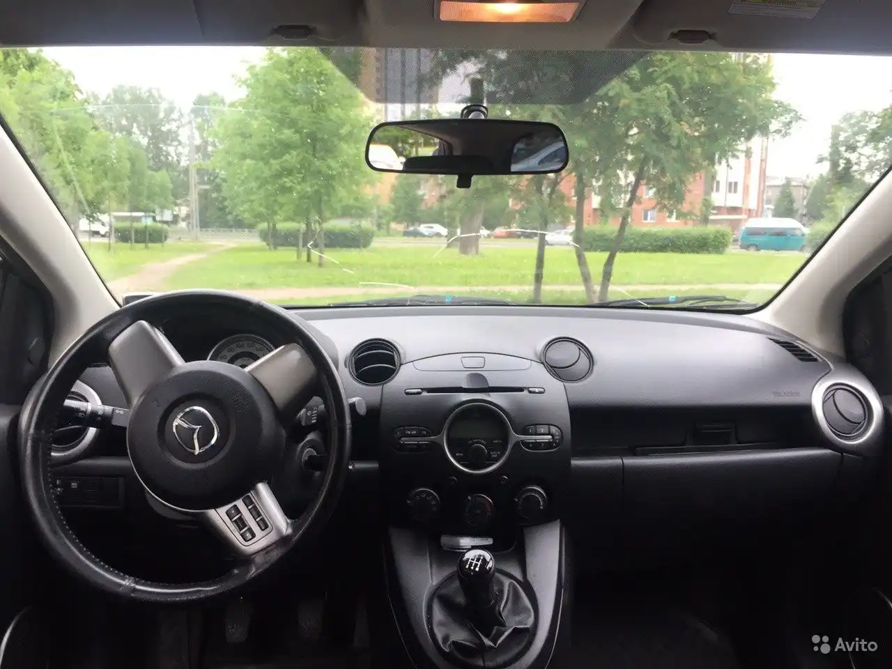 Фото автомобиля MAZDA 2, 2008 — госномер М186СК35. Цвет: ТЕМНО-ВИШНЕВЫЙ