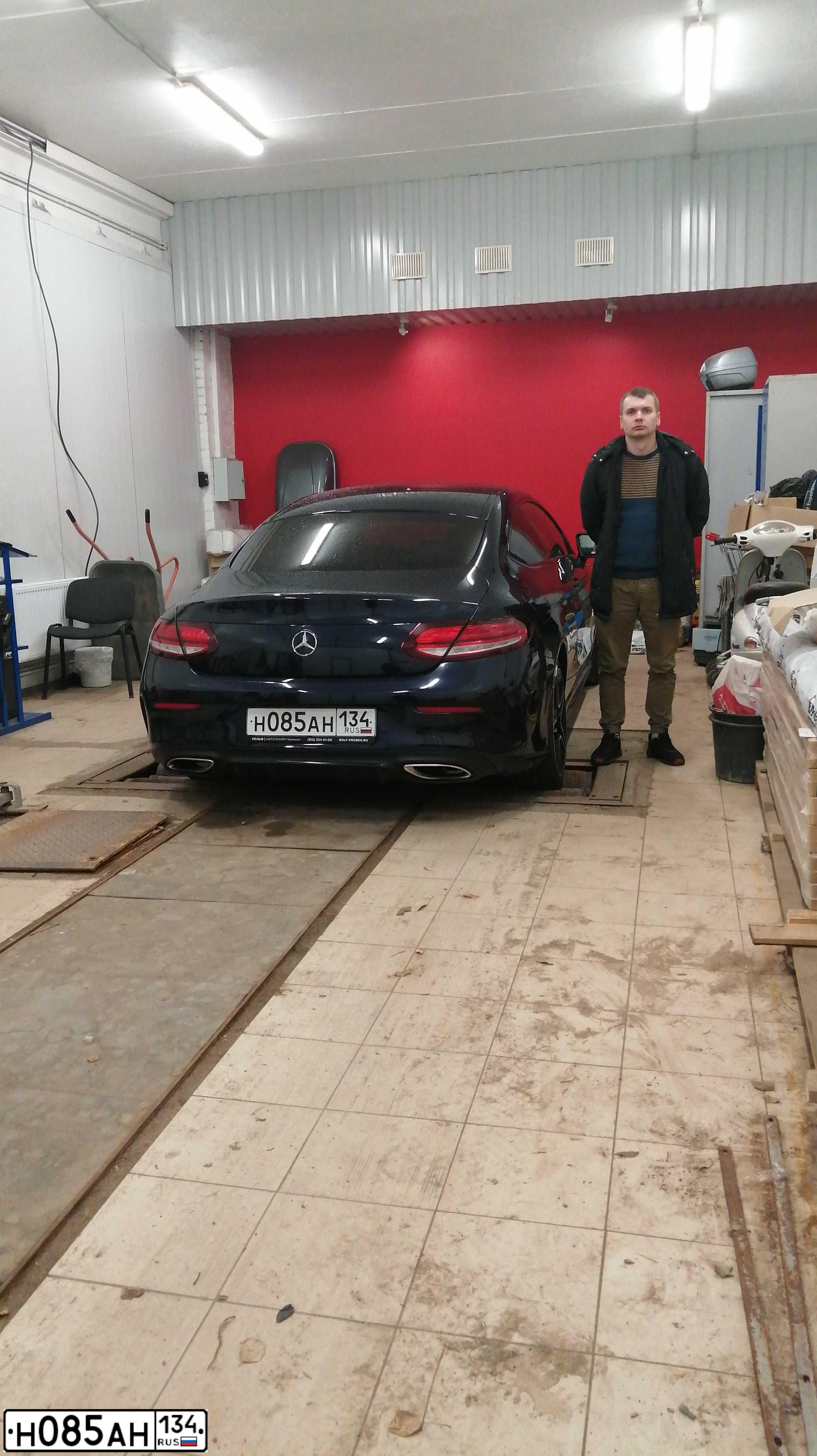 Фото автомобиля MERCEDES C-KLASSE, 2019 — госномер С482СА198. Цвет: синий