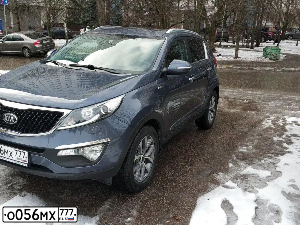 Фото автомобиля KIA SPORTAGE, 2014 — госномер О697ТО123. Цвет: синий